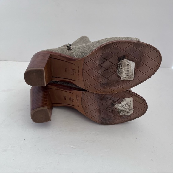 Donald J Pliner size 7.5 Kara Peep Toe Crackle Leather Ankle Bootie Heels Taupe - Picture 12 of 16